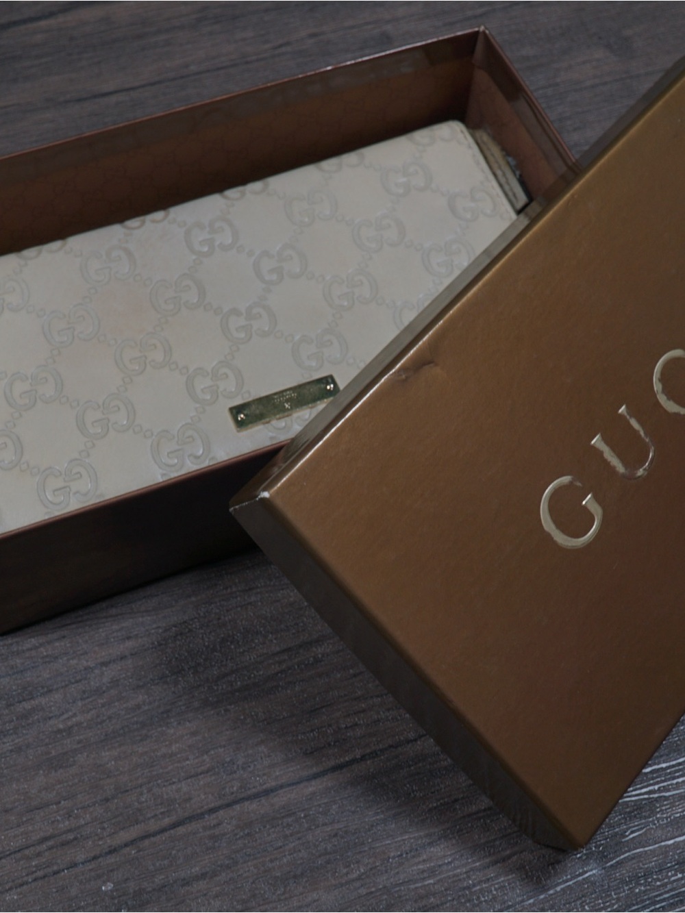 AUTHENTIC Gucci Cream Monogram Card Holder with Gold Plate